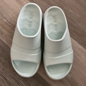 Sperry Women’s slides size 7